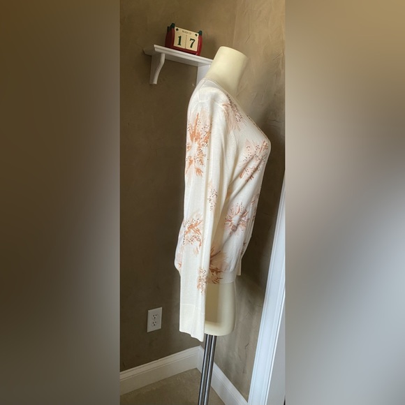 Talbots XL Cream Embellished sequins, beads Floral Long Sleeve Sweater Women's - Picture 3 of 16